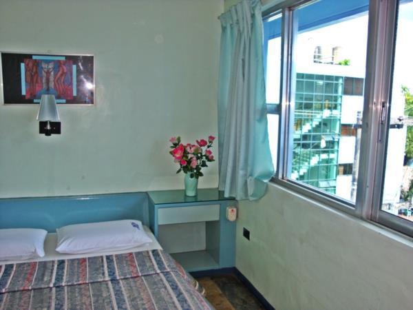 Legazpi Tourist Inn Exteriör bild